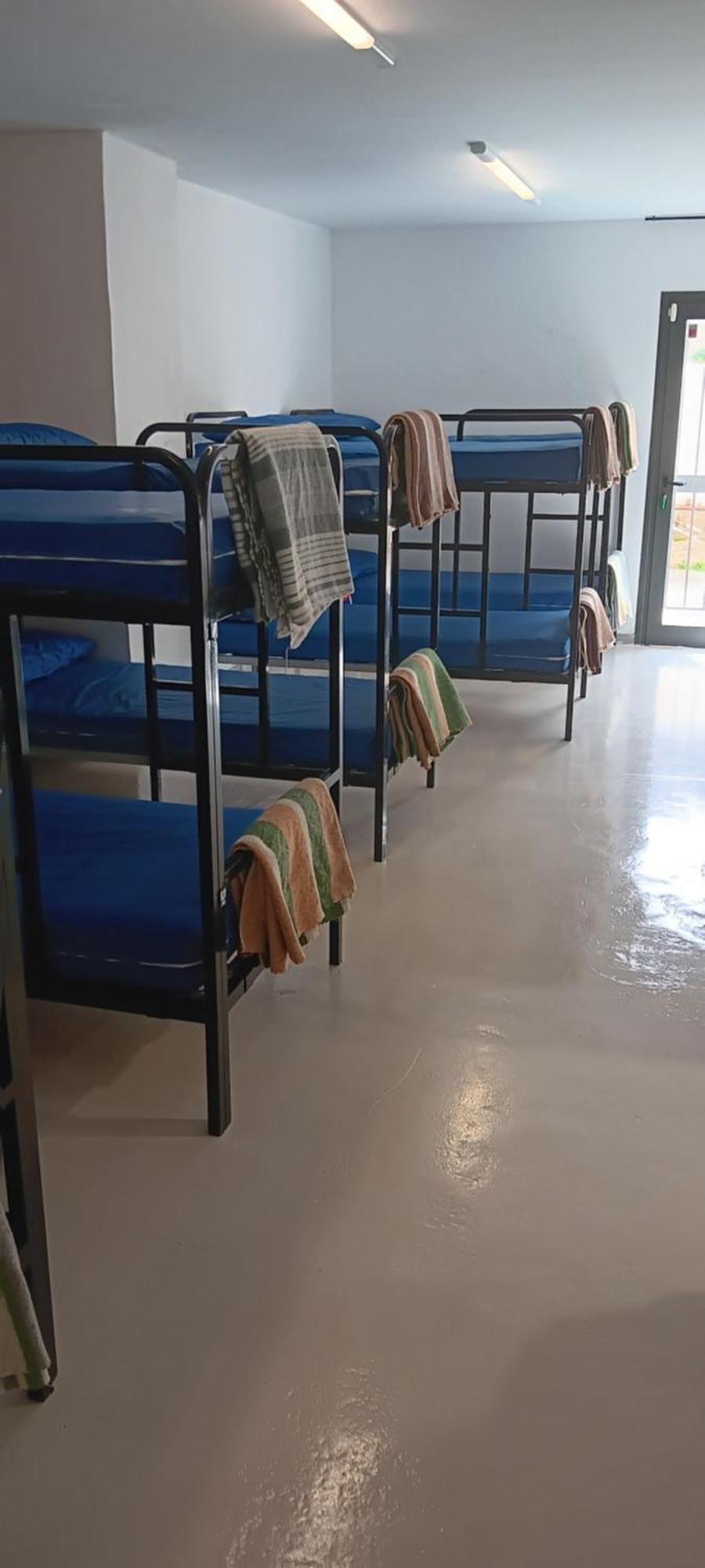 Albergue Santiago Apostol Логроньо Экстерьер фото