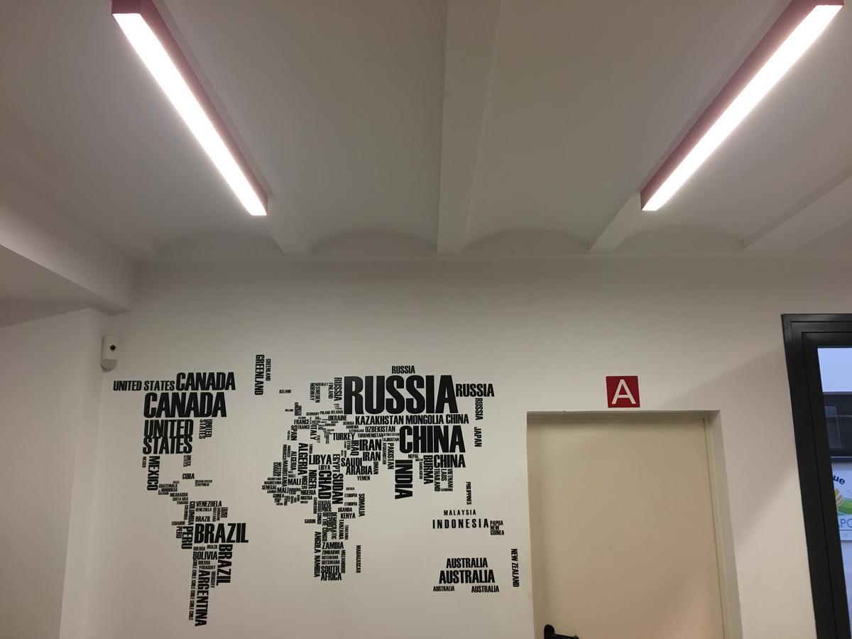Albergue Santiago Apostol Логроньо Экстерьер фото